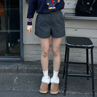 Wool banding shorts