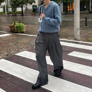 Wide-leg slacks with side pleats
