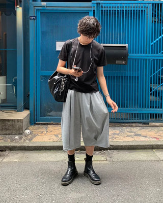 Two-line leather shoulder bag