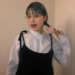 Cross-button blouse
