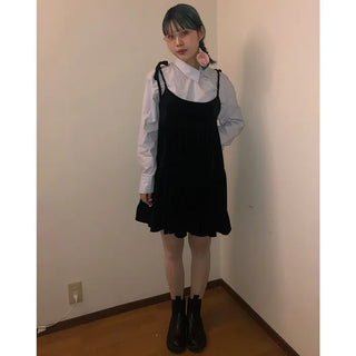 Cross-button blouse