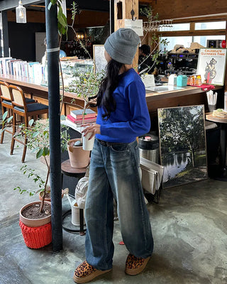 Round neck semi-cropped fine-gauge knit