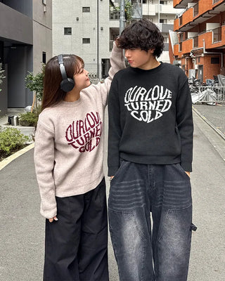 (Unisex) Heart Lettering Round Neck Knit