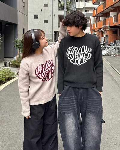 (Unisex) Heart Lettering Round Neck Knit