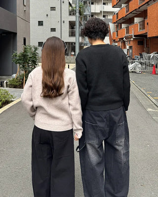(Unisex) Heart Lettering Round Neck Knit