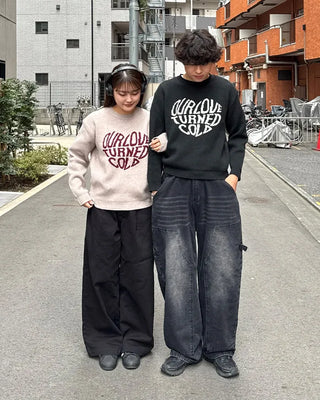 (Unisex) Heart Lettering Round Neck Knit