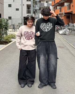 (Unisex) Heart Lettering Round Neck Knit