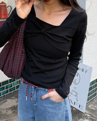 Bust Ribbon Point Square Neck T-Shirt