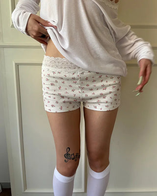 Wide Lace Waist Flower Rib Shorts
