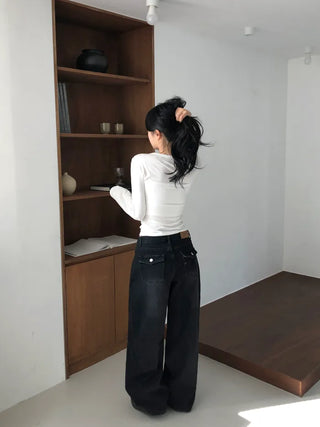 Shirred V-neck T-shirt