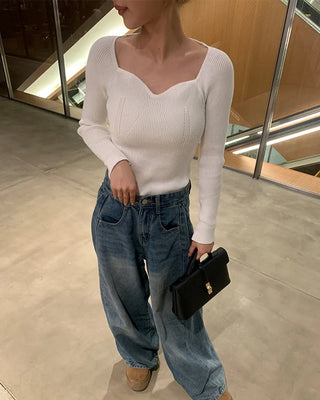 Wave neckline ribbed knit