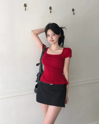 Square neck short-sleeved knit