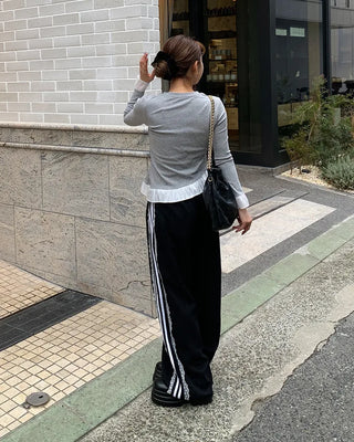 Frilled hem waist tuck T-shirt