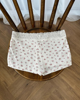 Wide Lace Waist Flower Rib Shorts