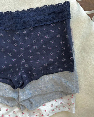 Wide Lace Waist Flower Rib Shorts