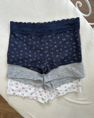 Wide Lace Waist Flower Rib Shorts