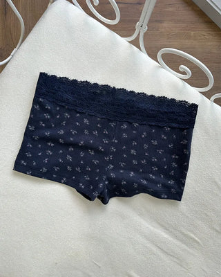 Wide Lace Waist Flower Rib Shorts