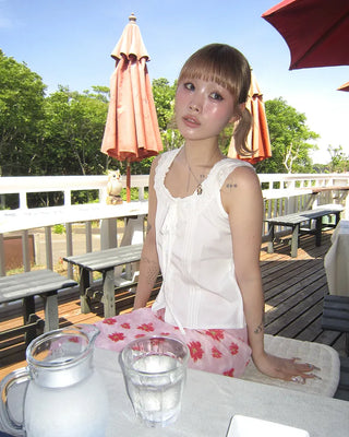 Scalloped lace neck pintuck tank top blouse