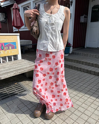 Scalloped lace neck pintuck tank top blouse