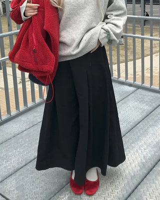 Two-pleated long skirt
