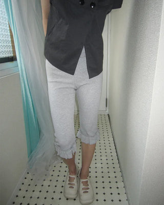 Frilled hem ribbed capri leggings pants