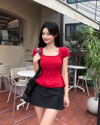 Square neck short-sleeved knit