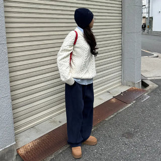 Cable oversized round knit