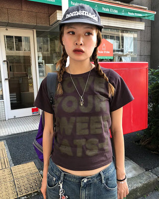 Full lettering semi-cropped T-shirt