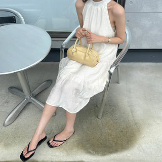 Square-line beach sandals