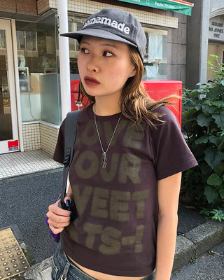 Full lettering semi-cropped T-shirt