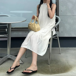 Square-line beach sandals