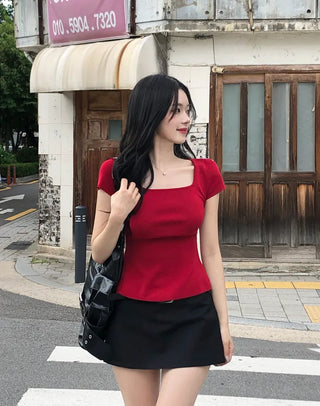 Square neck short-sleeved knit