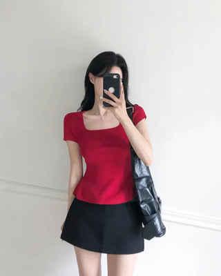Square neck short-sleeved knit