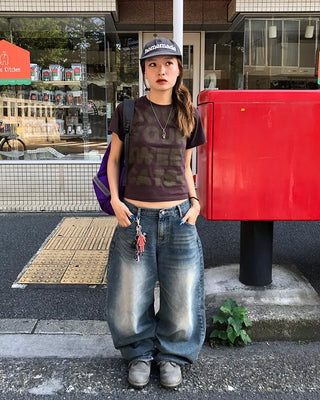 Full lettering semi-cropped T-shirt