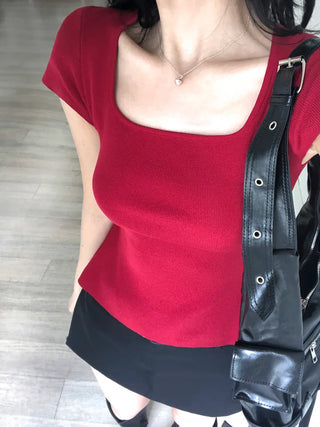 Square neck short-sleeved knit