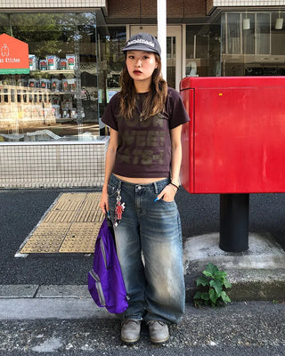 Full lettering semi-cropped T-shirt