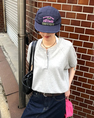 Henley neck short-sleeved sweatshirt