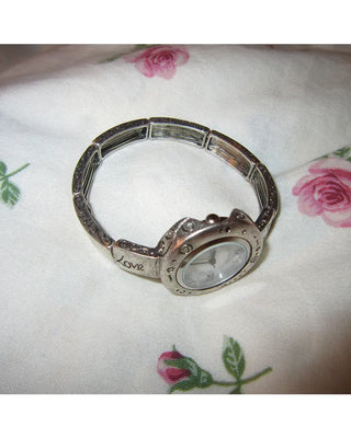 Vintage design round analog handwatch