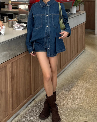 Short denim pants with hip patch pockets