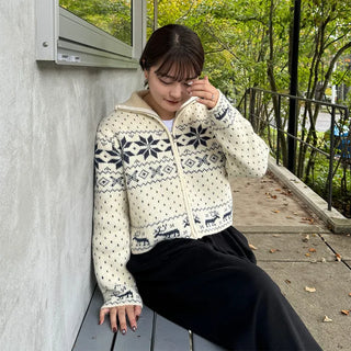Snowflake Pattern Zip Knit