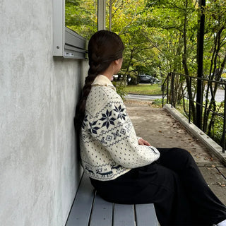 Snowflake Pattern Zip Knit