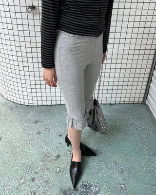 Waist frill capri pants