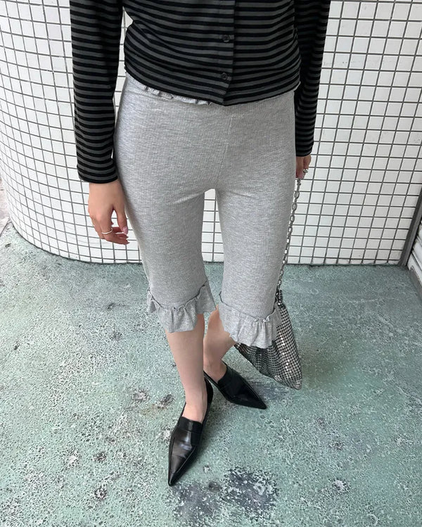 Waist frill capri pants