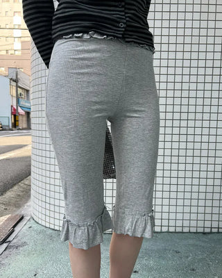 Waist frill capri pants