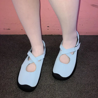 Round cross strap loafers