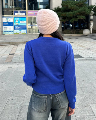 Round neck semi-cropped fine-gauge knit