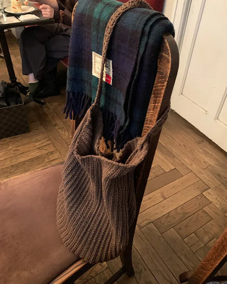 Knitted shoulder bag
