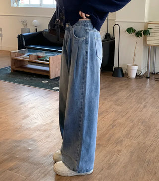 Pleated washed denim pants