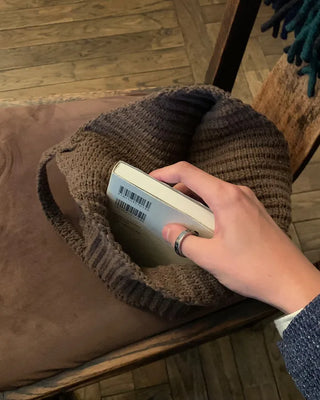 Knitted shoulder bag