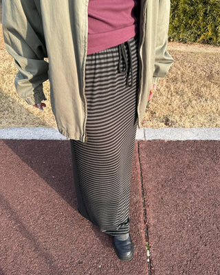 Striped back slit easy maxi skirt